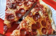 Pepperoni Pizza (Image via Instagram/@pauliegee)